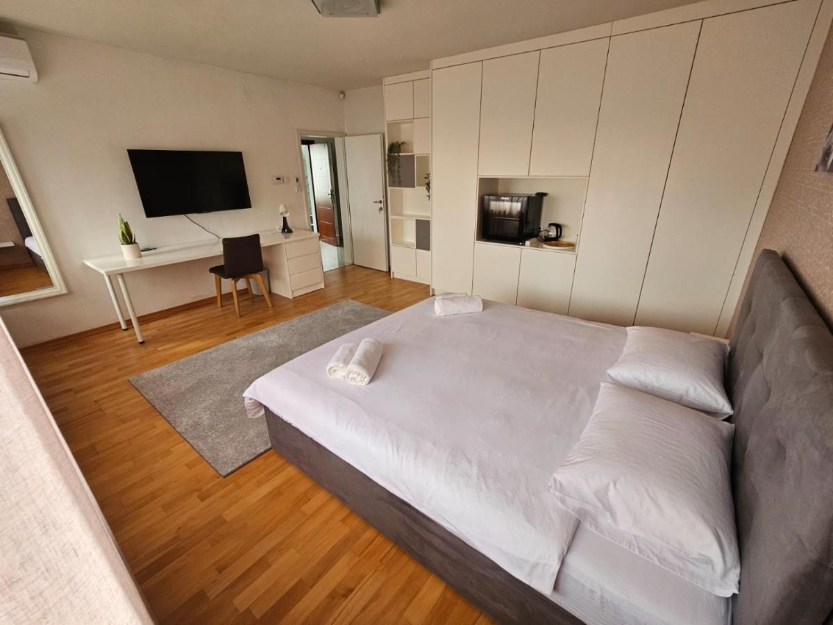 Comfort Rooms Remiza - Free Private Parking - Self Check-In Загреб Экстерьер фото