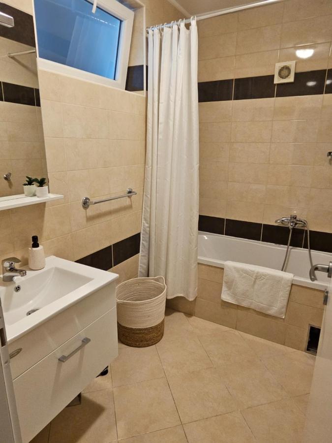 Comfort Rooms Remiza - Free Private Parking - Self Check-In Загреб Экстерьер фото